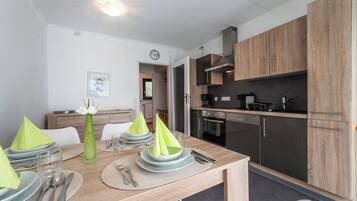 Kühlschrank, Ofen, Herdplatte, Geschirrspüler