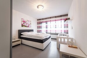 2 chambres, fer et planche à repasser, Wi-Fi gratuit, draps fournis