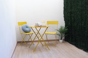 Basic Studio, Patio | Terrace/patio - VLC Host - Fray Pedro (València)