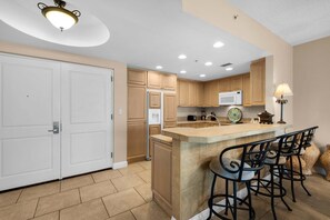 Lejlighed - flere senge (Portofino Island Resort 1-1003) | Privat køkken