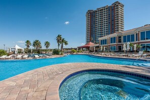 Apartment, Mehrere Betten (Portofino Island Resort 1-1003) | Pool | Innenpool, Außenpool