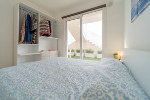 2 bedrooms, iron/ironing board