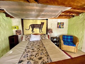 Deluxe Single Room, Garden View | Free WiFi, bed sheets - Aloepark Art Hotel (Naivasha)