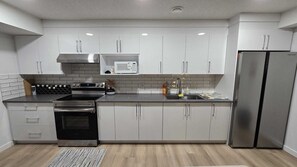 Mikrobølgeovn, ovn og kokeplater