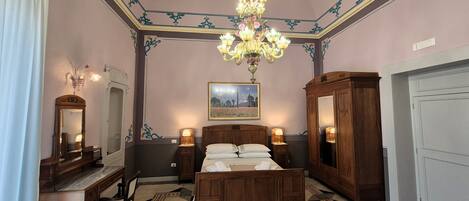 4 室のベッドルーム、アイロン / アイロン台、WiFi、ベッドシーツ