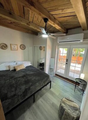 1 chambre, fer et planche à repasser, lit parapluie, Wi-Fi gratuit