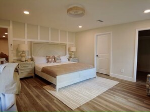 3 quartos, ferros/tábuas de passar roupa, Wi-Fi, roupa de cama