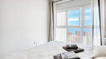 Penthouse Mewah, balkon, pemandangan kota | Wi-Fi gratis dan seprai linen