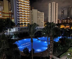 Fachada del alojamiento - Noche