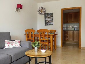 Appartement, balkon | Woonruimte