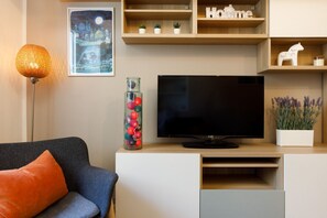 TV - Panoramic Apartment, steps from the City Center (Trieste)