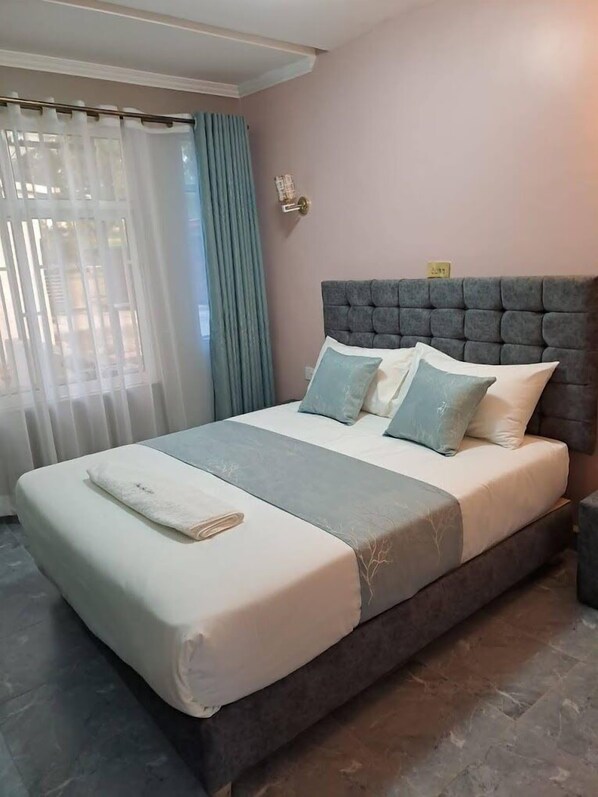 Single Room | Free WiFi, bed sheets