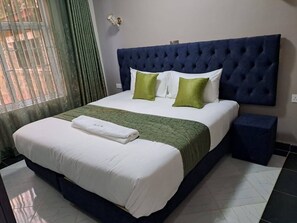 Free WiFi, bed sheets