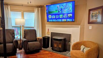 Smart TV, fireplace