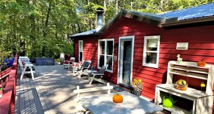 Top of the Mountain âą SNOW âą 5 minutes to SKI âą FIRE PLACE