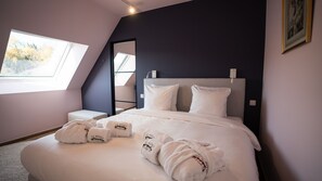 13 bedrooms, iron/ironing board, WiFi, bed sheets