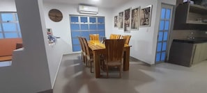 Family Cabin | Dining room - Cabaña de Enseño en Coveñas (Coveñas)