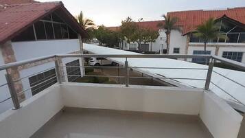 Family Cabin | Balcony