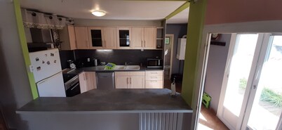 Large country house with 5 bedrooms and 8 beds