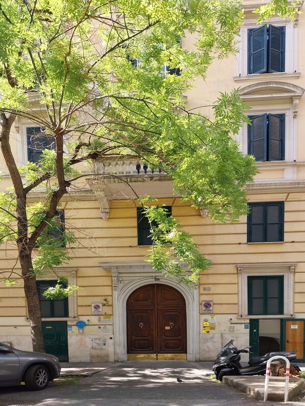Exterior - A Casa di Vittoria (Rome)