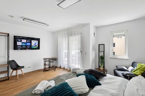 3 Schlafzimmer, Schreibtisch, Reisekinderbett, kostenloses WLAN