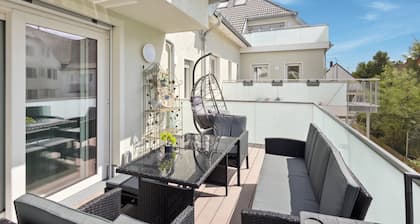 Moderner Neubau in ruhiger Gegend in 20 Min. über die Autobahn nach München-West