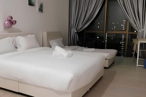 Unclassified image, 3 of 12, button - Mount austin Lake City view palazio by Natol (Johor Bahru)