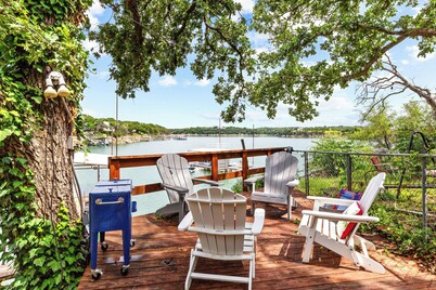 Great views, Cisco Lake House, Fishing, Private Dock, Up to 14 ppl, 4 bed 3 bath