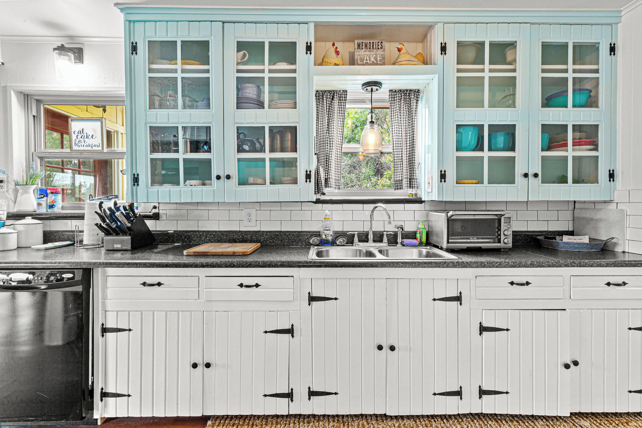 Micro-ondes, four, plaque de cuisson, lave-vaisselle