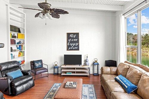 Great views, Cisco Lake House, Fishing, Private Dock, Up to 14 ppl, 4 bed 3 bath