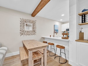 Dining - Walk to the beach! Tennis Courts! 2 Pools! Nature Trails! One More Day! (Santa Rosa Beach)