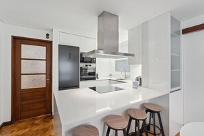 Réfrigérateur, micro-ondes, four, lave-vaisselle