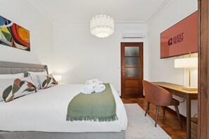 3 chambres, bureau, fer et planche à repasser, accès Internet