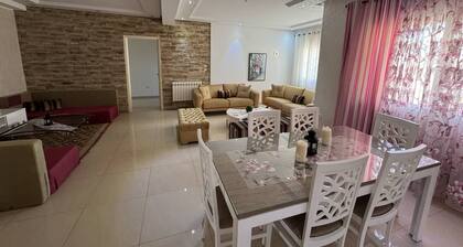 A pleasant ground floor 5 minutes' walk from the beach