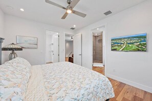 4 bedrooms, in-room safe, desk, iron/ironing board