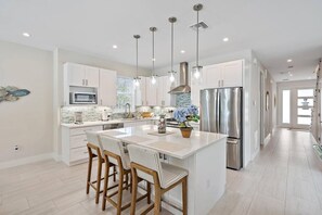 Fridge, microwave, oven, stovetop - Movie Theater, Heated Pool, & Sauna - Luxe 4BR (West Palm Beach)