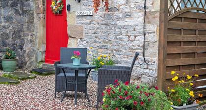 Manifold Cottage - Central and Cosy