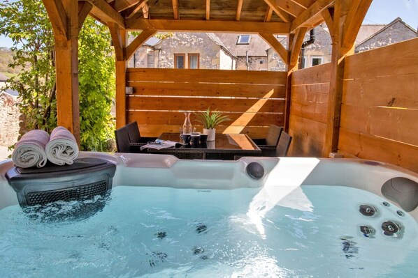 Bain à remous extérieur