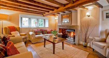 Knowl Cottage - Historic 16th Century- 3 En-suites