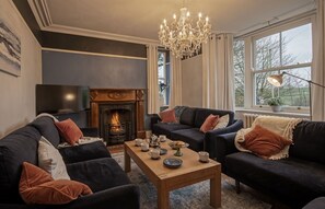 Smart TV, fireplace, foosball, table tennis - Fairview House - Celebration (Tideswell)