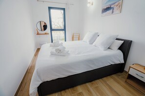 3 bedrooms, iron/ironing board, travel cot, free WiFi