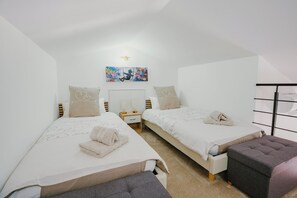 3 室のベッドルーム、アイロン / アイロン台、旅行用ベビーベッド、WiFi (無料)