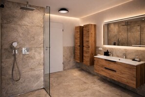 Towels, soap, toilet paper - Modern penthouse with whirlpool, mountain views, home cinema and table football (Waldkirchen)