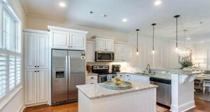 Fridge, microwave, oven, stovetop - Drift Away Cottage - Poolside & Ocean Access (Jekyll Island)