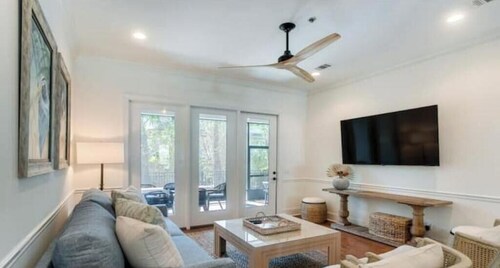 Drift Away Cottage - Poolside & Ocean Access