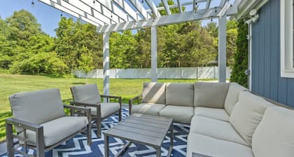 Bluestar Cottage - 2BR with Hot Tub
