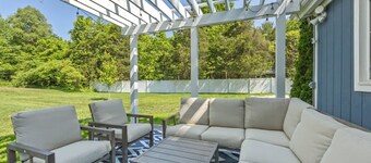 Bluestar Cottage - 2BR with Hot Tub