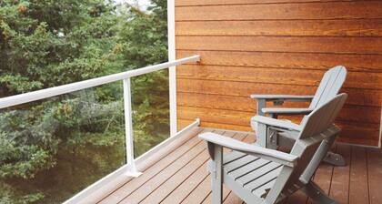 Newly remodeled and close to the beach!
