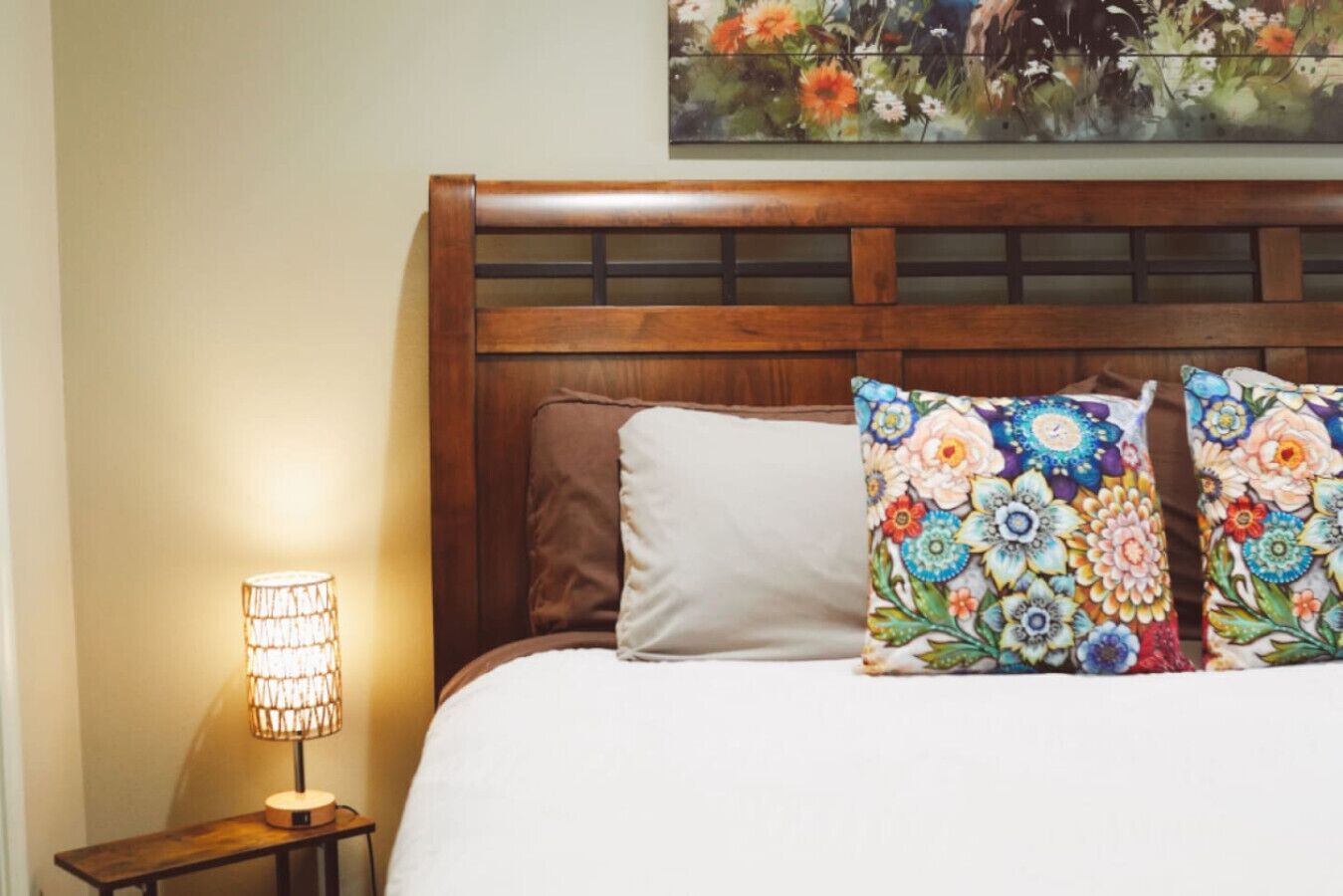 2 bedrooms, internet, bed sheets