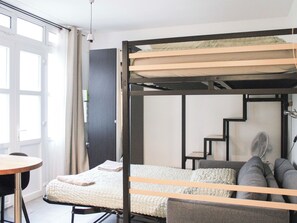 1 habitación y ropa de cama 